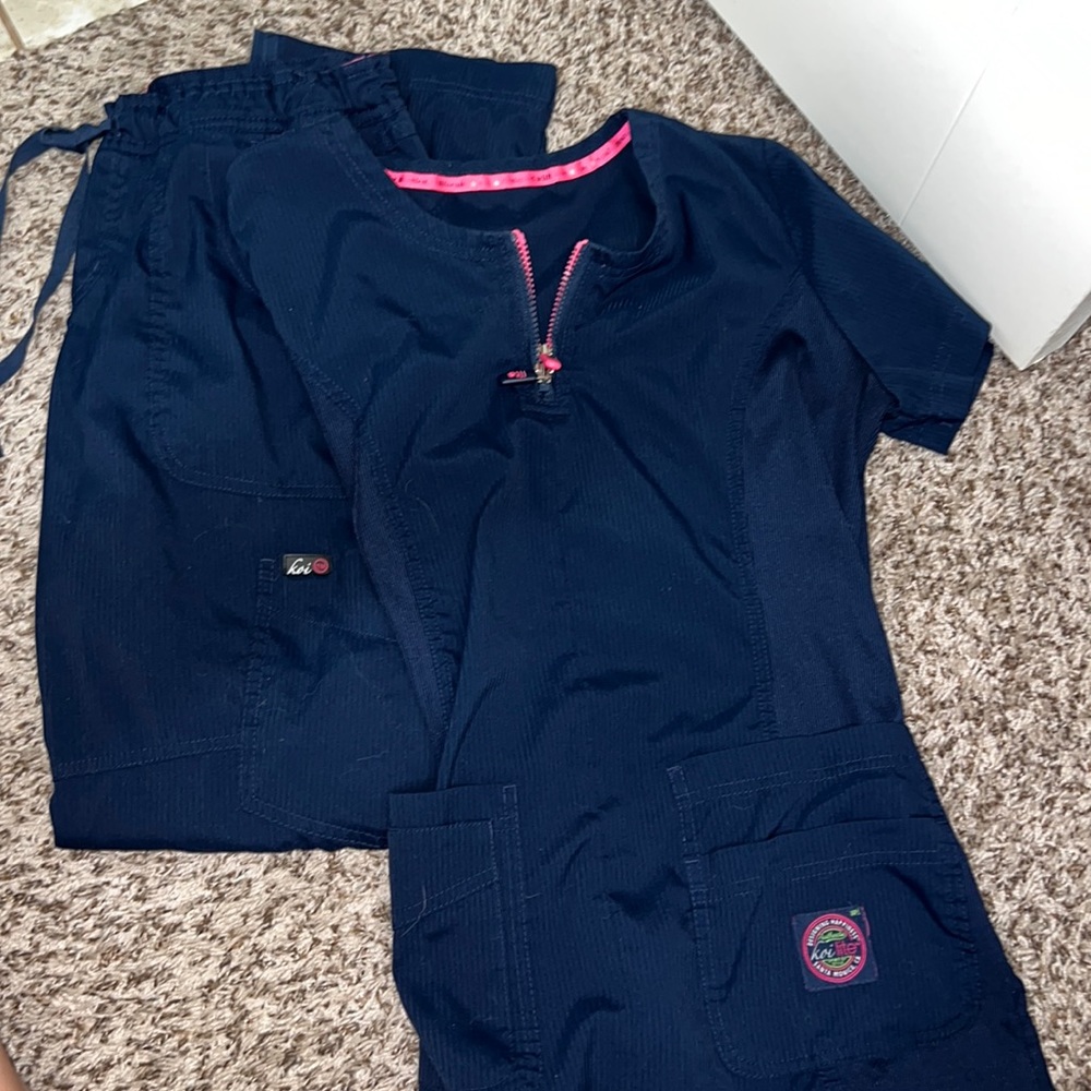 Koi scrubs